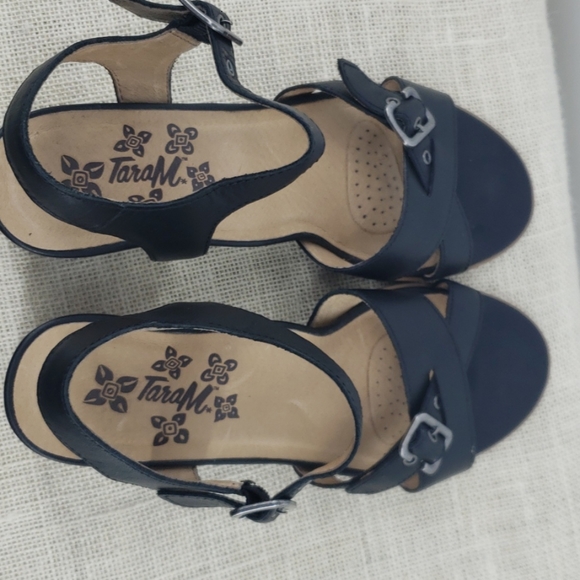 Tara M. Iris Sandals - Picture 5 of 6